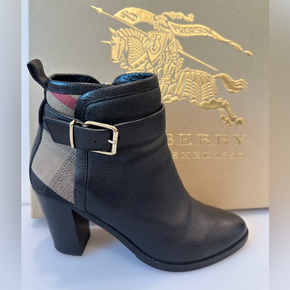 Burberry Black and Beige Ankle Booties They Are Beautiful But A Tad Small For Me - Picture 2 of 16
